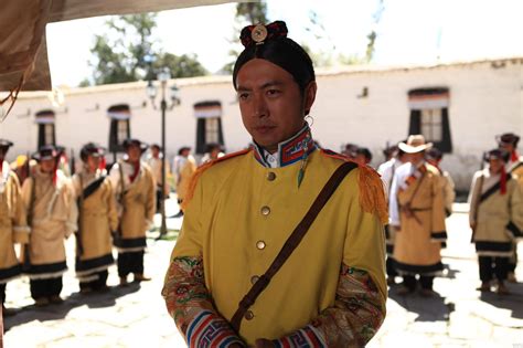 西藏秘密1：贵族少爷被炸死，穷喇嘛因为长得像他，从此改变人生命运！ - YouTube