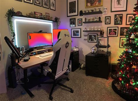 Image result for Tech Source Setup Wars PC Builds in Desk