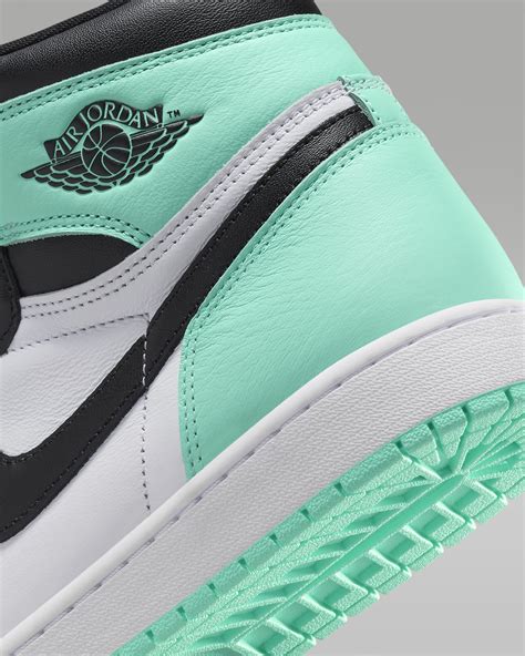 Air Jordan 1 Retro High OG Men's Shoes. Nike IN