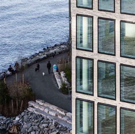 One Dag Hammarskjold Plaza — AIA New York