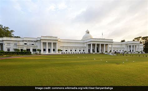 IIT के प्रोफेसर ने बनाया ऐसा सॉफ्टवेयर, 5 सेकेंड में बता देगा कोविड-19 ...