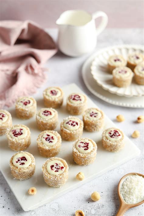 Korpice sa belom čokoladom i džemom od šumskog voća - Mystic Cakes