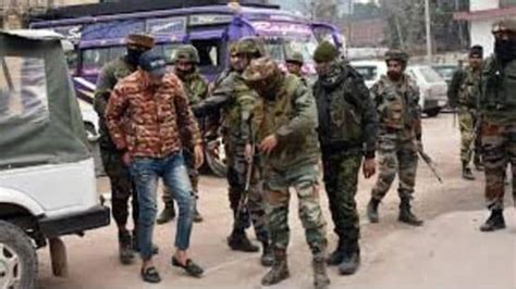 J&K police conducts special drive to check vehicles plying without ...