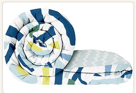 180 GSM White Abstract Microfiber Fusion Reversible Double Comforter ...