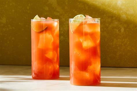 Best Sea Breeze Cocktail Recipe - How to Make a Sea Breeze