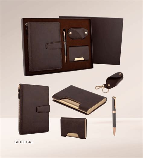Premium Essentials Gift Set | Notebook, Pen & More – Verveet India