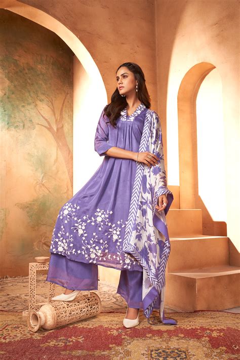 Buy Three-Piece Suit For Women | Ethnic Wear - Freyaa