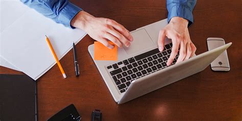 Computer Write Email 的图像结果