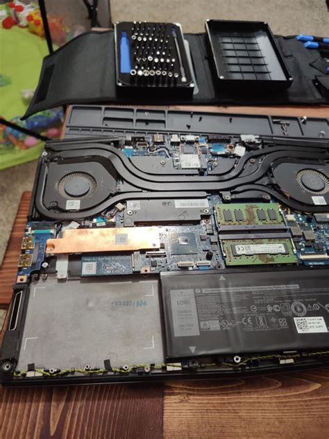 Alienware M15 R1 Hard Drive Replacement 的图像结果