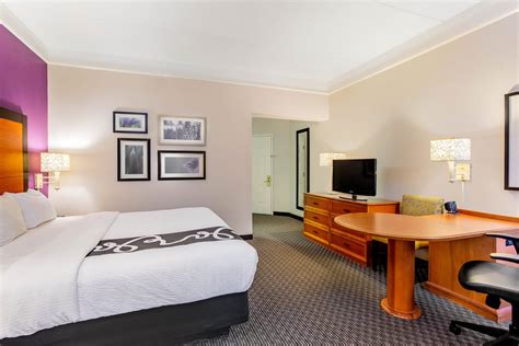 La Quinta Inn & Suites by Wyndham Raleigh Durham Airport | Morrisville ...