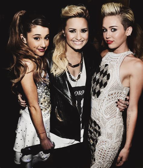 Ariana Grande And Miley Cyrus Manip
