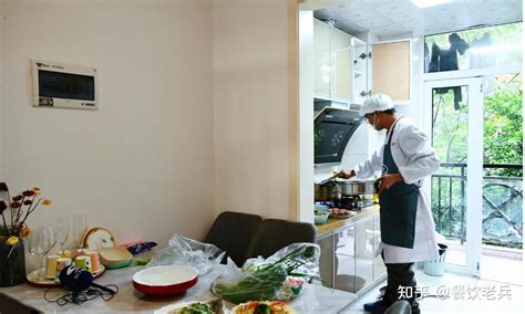 上海老字号饭店厨师上门烧饭，有人豪气花了15000元，合算吗？