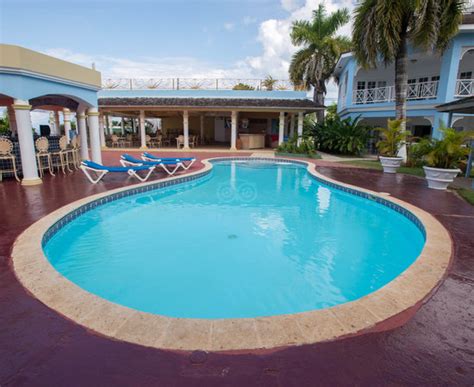 BEACHCOMBER CLUB (Negril) - Hotel Reviews, Photos, Rate Comparison ...