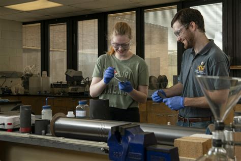 Exploring the 8 Career Options after Ceramic Engineering - College Chalo