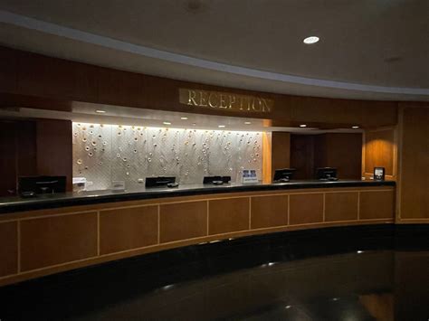SHERATON GRAND CHICAGO RIVERWALK - Hotel Reviews, Photos, Rate ...