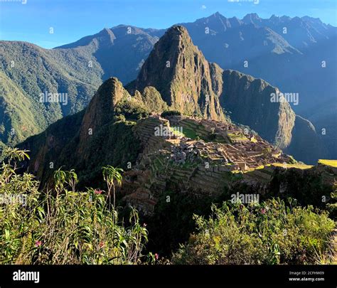 Andes mountains peru hi-res stock photography and images - Alamy