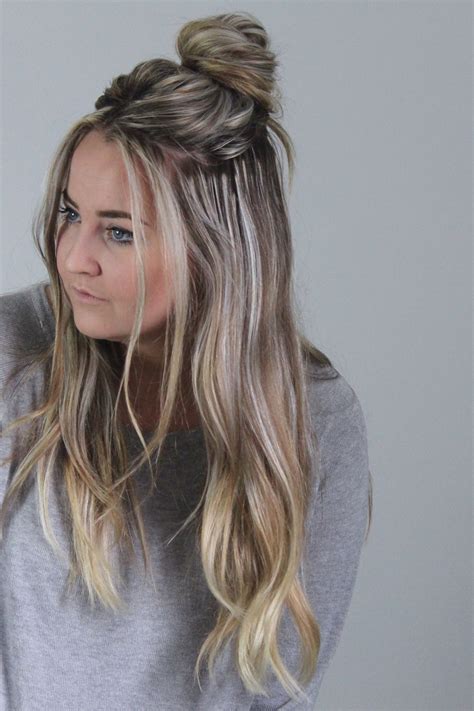 Quick 2 Minute Half up Messy Bun Tutorial