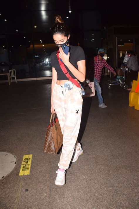 Ananya Panday in crop top and pants with Rs 2 lakh bag makes a stylish ...