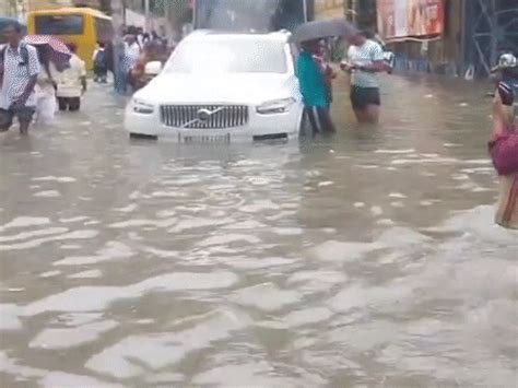 5 dead amid floods in Kolkata post heavy rain; Waterlogging on roads ...