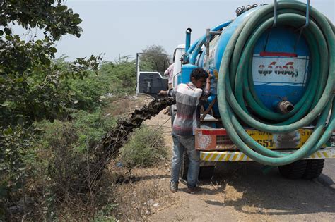 Photo Essay: How Do Sanitation Workers Live and Work in Urban India ...