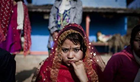 16岁女孩嫁给30岁鳏夫，疫情下的印度童婚_婚礼