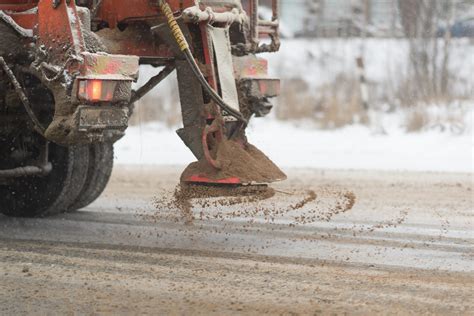 How does salt melt snow? - Science Questions for Kids