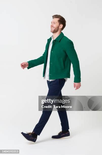 Cut Out People Walking Business 的图像结果