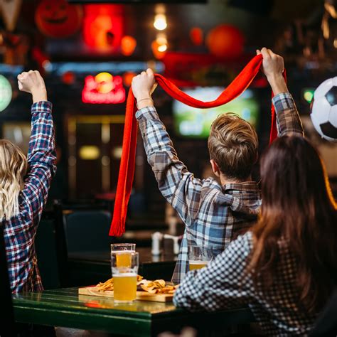 The Best Sports Bars in Venice Beach for Football Season — The Venice ...