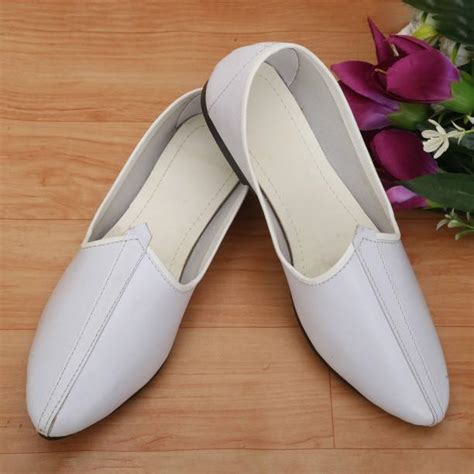 White Shoes - Upto 50% to 80% OFF on White Shoes Online For Men At Best ...