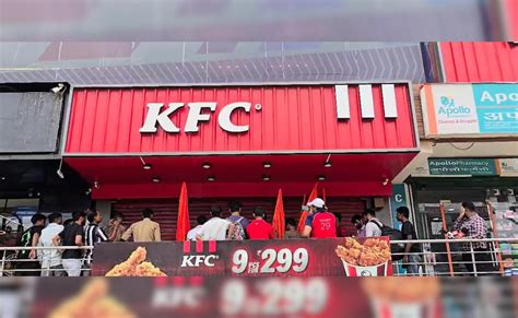 Hindu Outfit Shuts KFC, Nazeer Foods Outlets In Ghaziabad Over Sawan