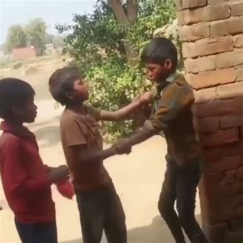 Gaddari Karta Hai Indian Kids Fighting Meme Download | Memes.co.in