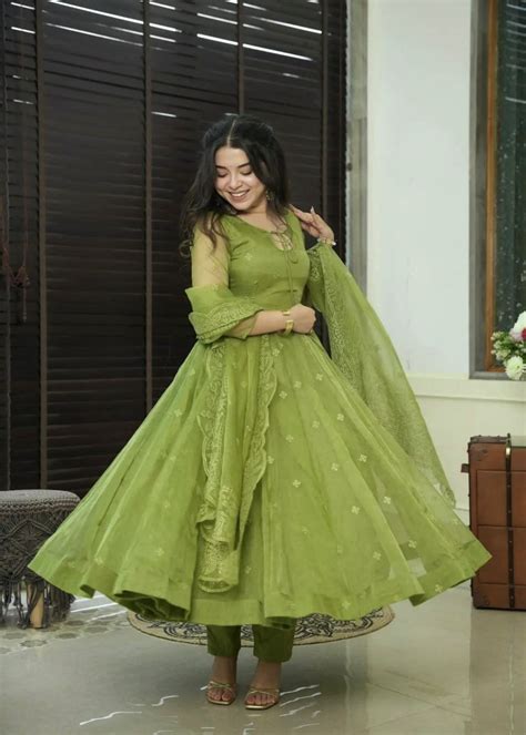 Party Wear Green Color Heavy Faux Georgette With Embroidery Work Desig ...
