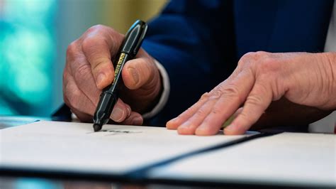 Supreme Court Appears Torn After Arguments in Trump Birthright ...