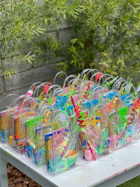 Painting Party Gift Bags | Birthday party gift bag ideas, Party favors ...