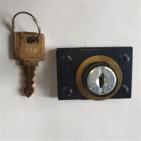 Door Lock - GODREJ NEW MULTIPURPOSE LOCK WITH REVERSIBLE KEY Trader ...
