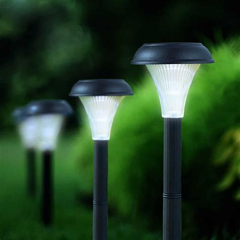 Best Solar Garden Lights 2020 - Solar Garden Review (UK)