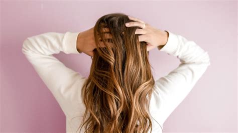 Useful Tips On How To Keep Your Hair Healthy And Prevent Split Ends