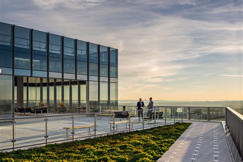 Large Office Building 的图像结果