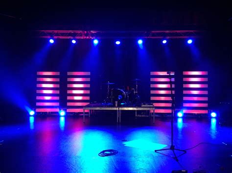Church Stage Lighting 的图像结果