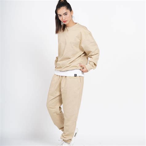 Signature Sweatshirt - Cream – AlphaLife Apparels