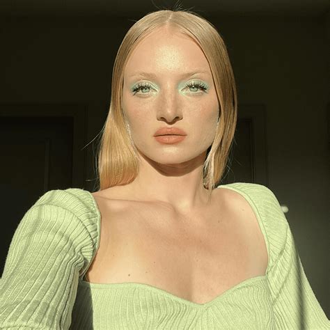 Taylor Swift No Makeup Photo Shoot