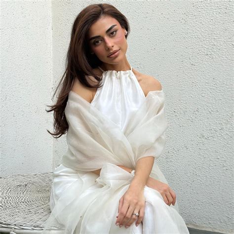 Sadaf Kanwal Owns The Frame -Structure, Shape, And Silence – Nour