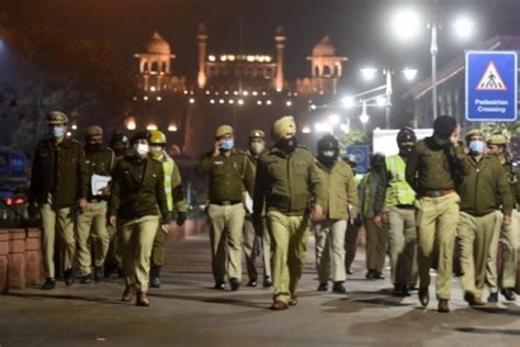 All you need to know about weekend curfew that will kick-in in Delhi ...
