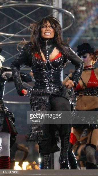 Janet Jackson Super Bowl Photos and Premium High Res Pictures - Getty ...