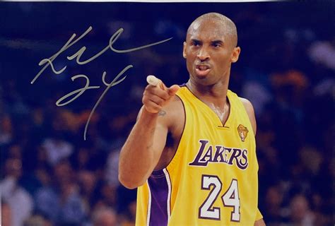 Autograph Kobe Bryant Photo | Live and Online Auctions on HiBid.com