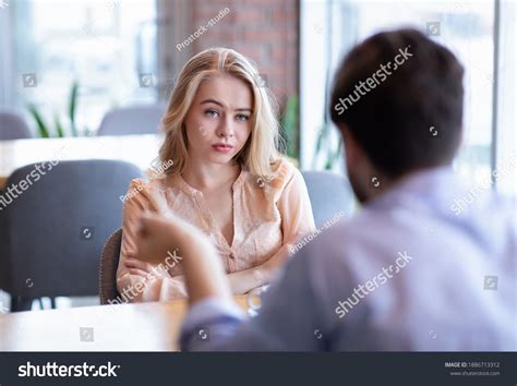 Angry Conversation 的图像结果