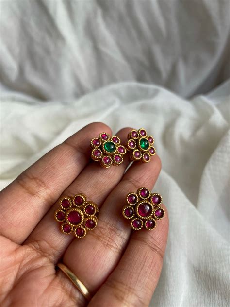 Clip on Small kemp flower studs – House of Jhumkas