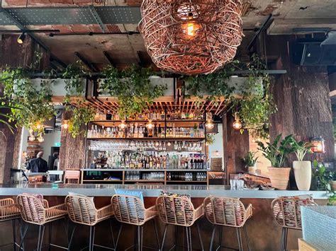 Tipping In London And The UK: 2026 Guide