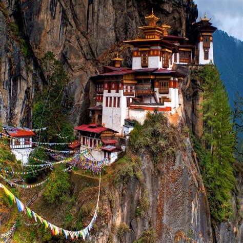 BHUTAN – LAND OF THUNDER DRAGON Holiday Package6 Nights / 7 Days