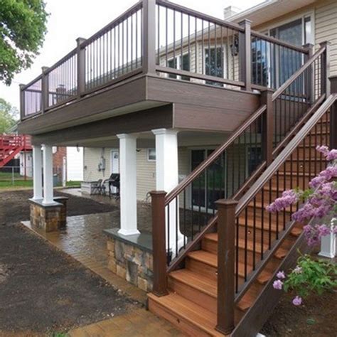 Second Floor Deck with Screened in Porch Design and Stairs - Decomagz ...